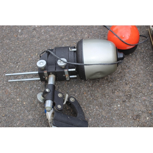 600 - QUANTITY OF VINTAGE PHOTOGRAPHIC EQUIPMENT ETC