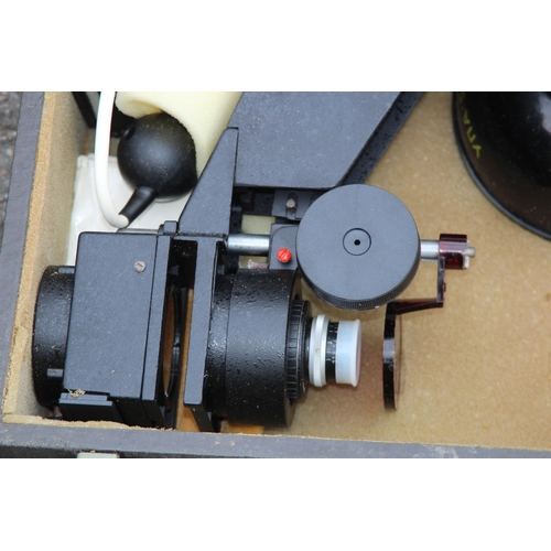 600 - QUANTITY OF VINTAGE PHOTOGRAPHIC EQUIPMENT ETC
