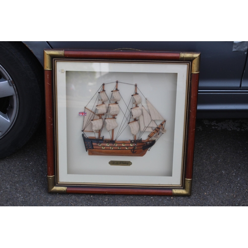 65 - QUANTITY OF PICTURES 
44 X 57CM