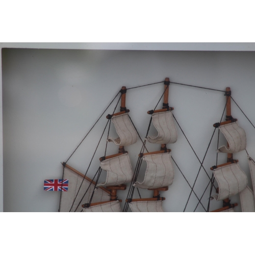 65 - QUANTITY OF PICTURES 
44 X 57CM