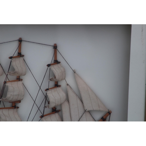 65 - QUANTITY OF PICTURES 
44 X 57CM