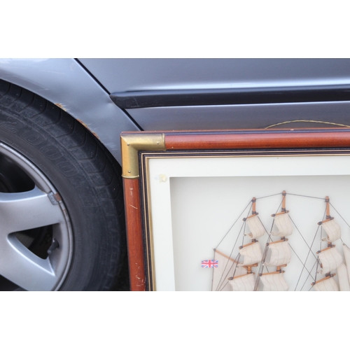 65 - QUANTITY OF PICTURES 
44 X 57CM