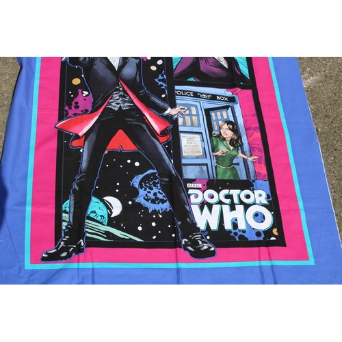 644 - DR WHO PRINT ON LINEN AND TWO DALEKS