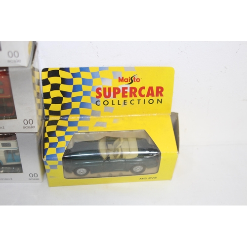 727 - 20 BOXED DIE CAST VEHICLES