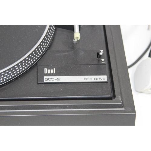 596 - DUAL 505-3 RECORD PLAYER