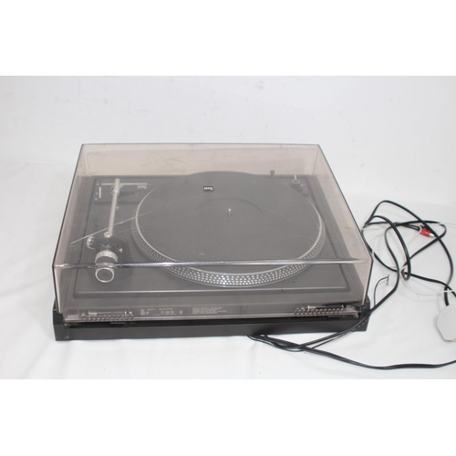 596 - DUAL 505-3 RECORD PLAYER