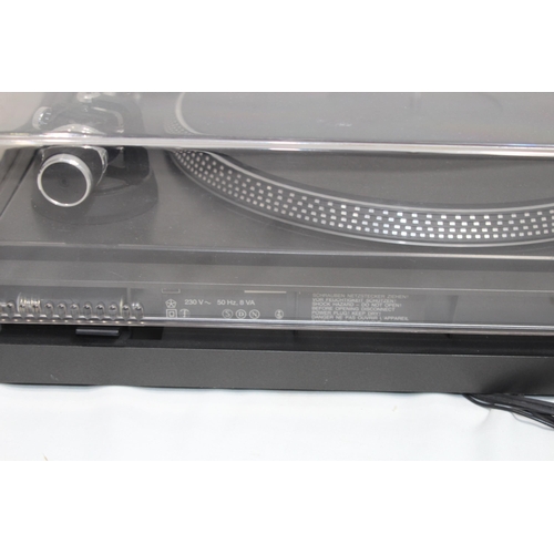 596 - DUAL 505-3 RECORD PLAYER