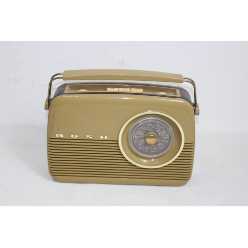 598 - RETRO BUSH RADIO