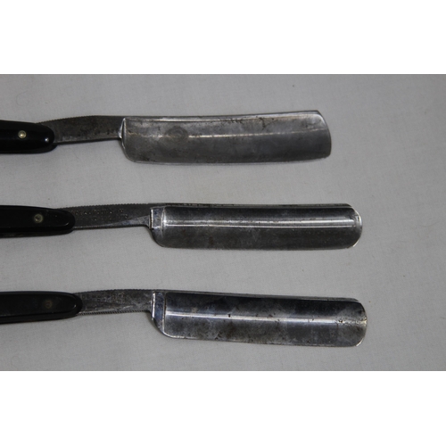 551 - SELECTION OF CUT THROAT RAZORS