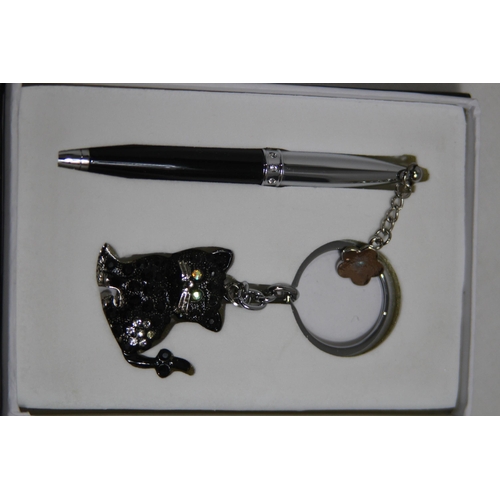 552 - QUANTITY OF PENS ETC