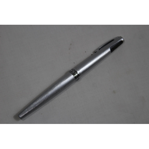 554 - LADY SHEAFER FOUNTAIN PEN