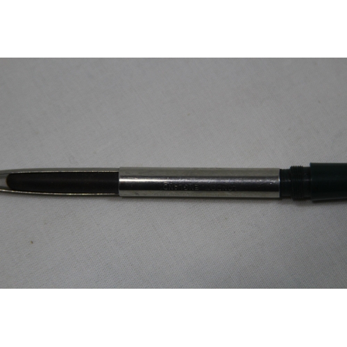 560 - 14CT GOLD NIB PARKER PEN - CASING MISSING