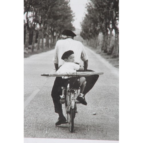 109 - SELECTION OF VARIED PICTURES