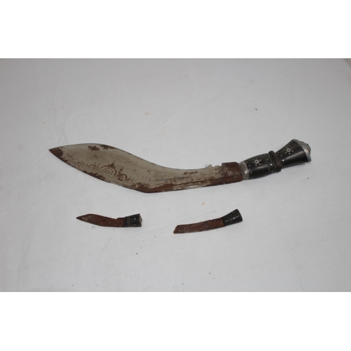 562 - VINTAGE KUKRI