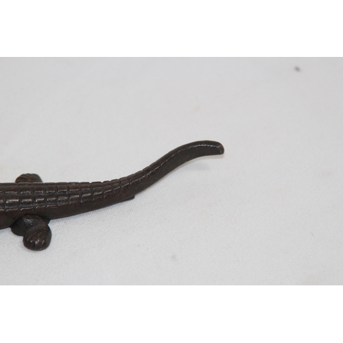 567 - NOVELTY 19TH CENTURY CAST IRON NUTCRACKER IN THE FORM OF A CROCODILE
23cm