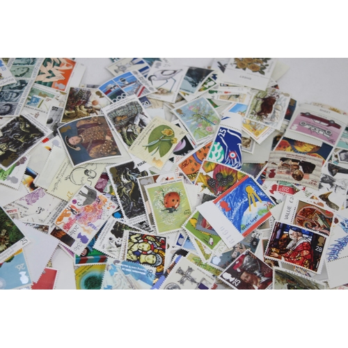 435 - VERY LARGE QTY OF USABLE FESTIVE / PICTORIAL STAMPS WITH A MINIMUM FACE VALUE OF £210