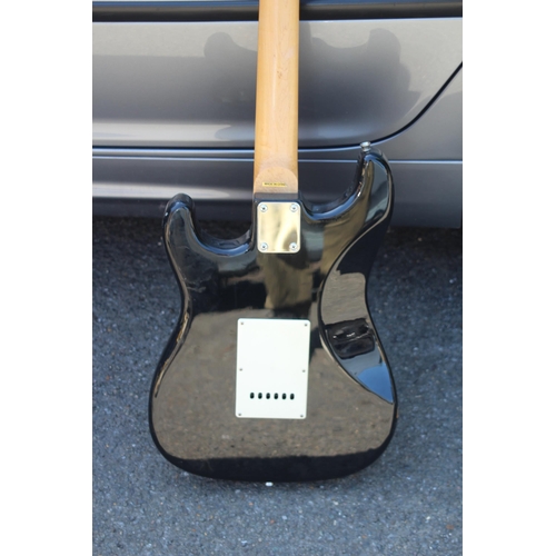 602 - ELECTRIC SQIRE GUITAR