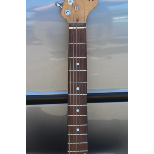 602 - ELECTRIC SQIRE GUITAR