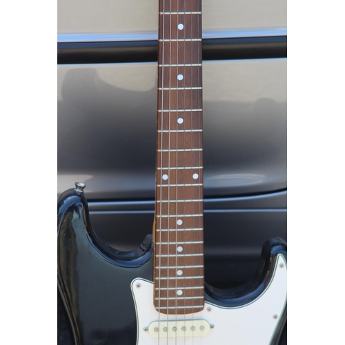 602 - ELECTRIC SQIRE GUITAR