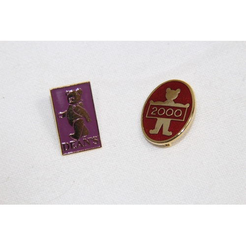 646 - STEIFF CLUB BOXED PINS AND VINTAGE SOOTY PUPPETS ETC