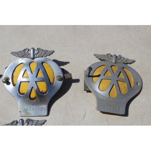 580 - 8 VINTAGE AA BADGES