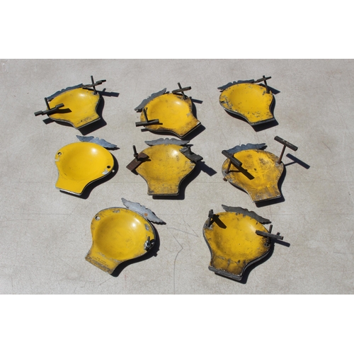 580 - 8 VINTAGE AA BADGES