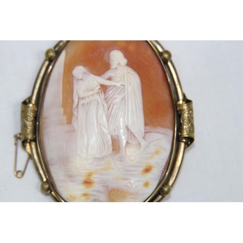 566 - VINTAGE BEAUTIFULLY CARVED CAMEO BROOCH