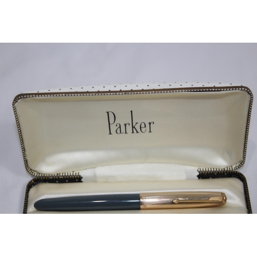 568 - CASED VINTAGE PARKER PEN SET 1/10TH 12CT GOLD WITH PAPERWORK AND ANOTHER SIMILAR PARKER FOUNTAIN PEN