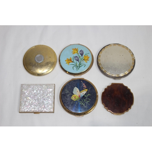 572 - COLLECTION OF COMPACTS, INC ENAMEL AND STRATTON EXAMPLES