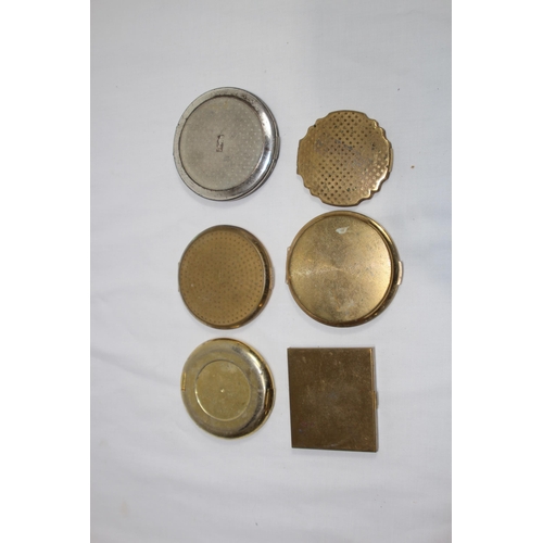 572 - COLLECTION OF COMPACTS, INC ENAMEL AND STRATTON EXAMPLES