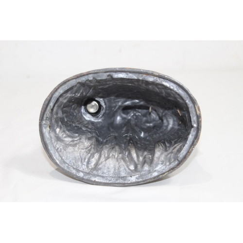 577 - VINTAGE PAINTED PEWTER TABLE LIGHTER
22 X 16CM