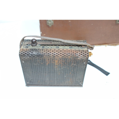 601 - VINTAGE KODASCOPE MODAL D PROJECTOR