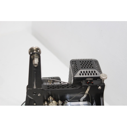 601 - VINTAGE KODASCOPE MODAL D PROJECTOR