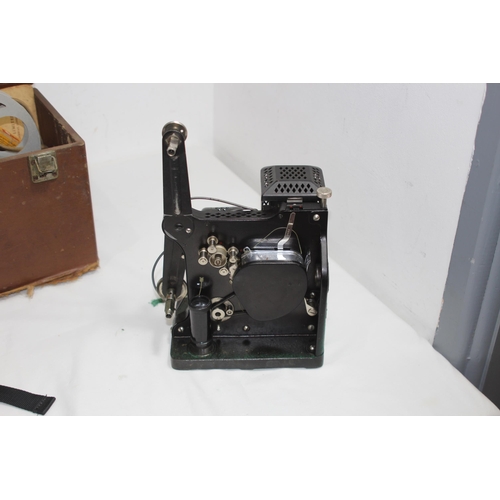 601 - VINTAGE KODASCOPE MODAL D PROJECTOR