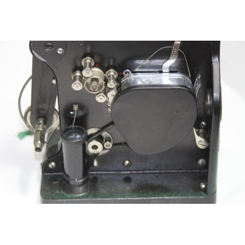 601 - VINTAGE KODASCOPE MODAL D PROJECTOR