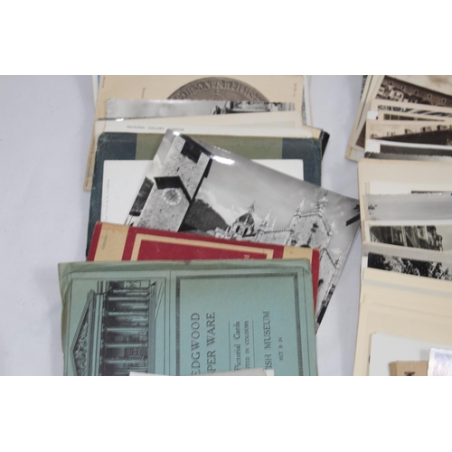 563 - COLLECTION OF VINTAGE POSTCARDS