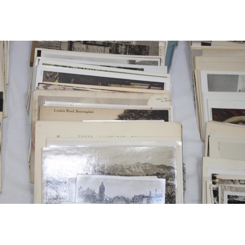 563 - COLLECTION OF VINTAGE POSTCARDS