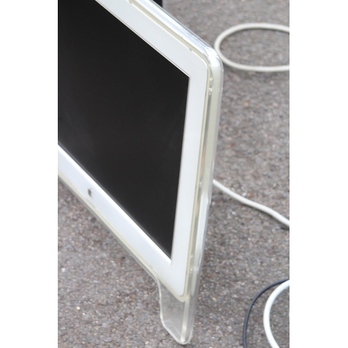 611 - VINTAGE APPLE AND DELL MONITORS