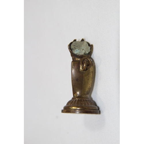 574 - NOVELTY VICTORIAN DEVIL FORM DESK SEAL AND A PLAIN SEAL