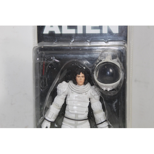 NECA ALIEN RIPLEY (COMPRESSION SUIT) COLLECTABLE FIGURE - SEALED