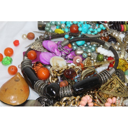 246 - QUANTITY OF JEWELLERY FINDINGS