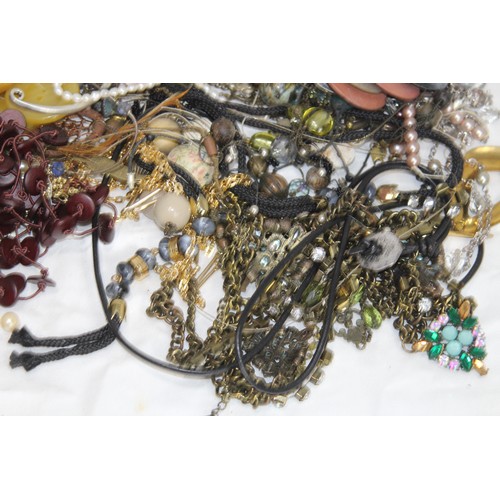 248 - QUANTITY OF JEWELLERY FINDINGS
