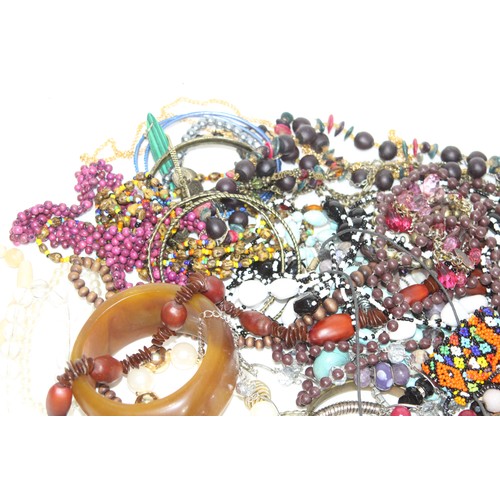 254 - JEWELLERY BOX AND CONTENTS