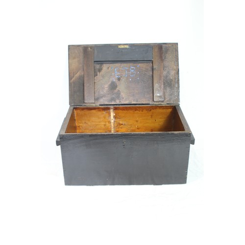 262 - ORIENTAL STYLE BOX
54 X 27 X 23CM