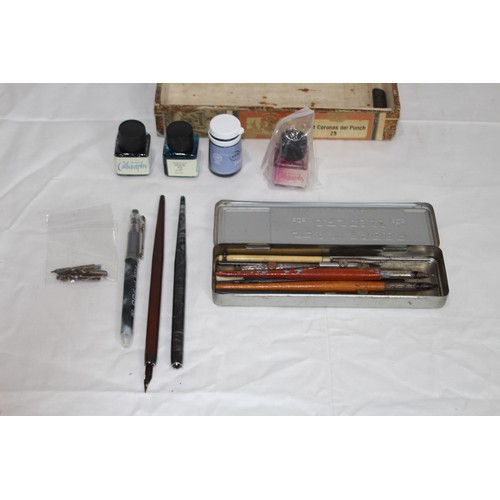 263 - WRITING AND DRAWING SET WITH ACCESSORIES