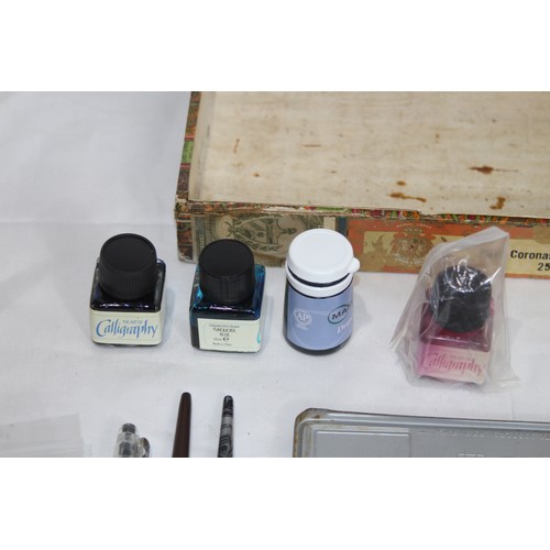 263 - WRITING AND DRAWING SET WITH ACCESSORIES