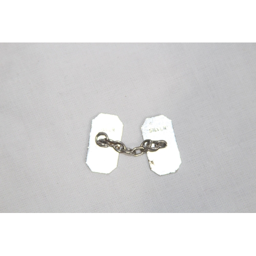 842 - PAIR OF UN-MONOGRAMMED SILVER CUFFLINKS