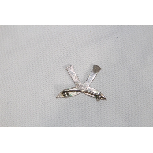 844 - SILVER KUKRI BROOCH