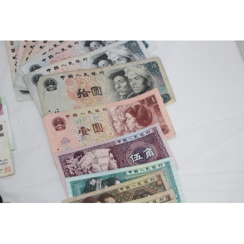 800 - QUANTITY OF FOREIGN COINS AND NOTES