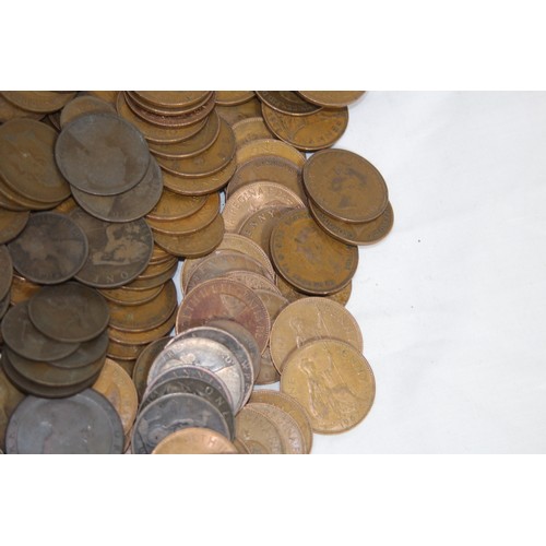 804 - LARGE QUANTITY OF BRITISH COPPER COINAGE INCLUDING ANTIQUE